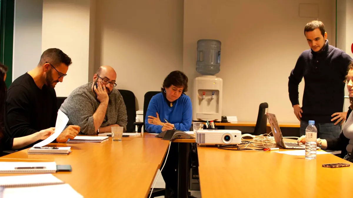 Clase de adultos en GoSpeak La Cala del Moral
