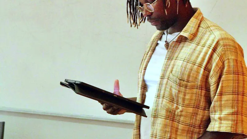 Profesor nativo en clase de preparación B2