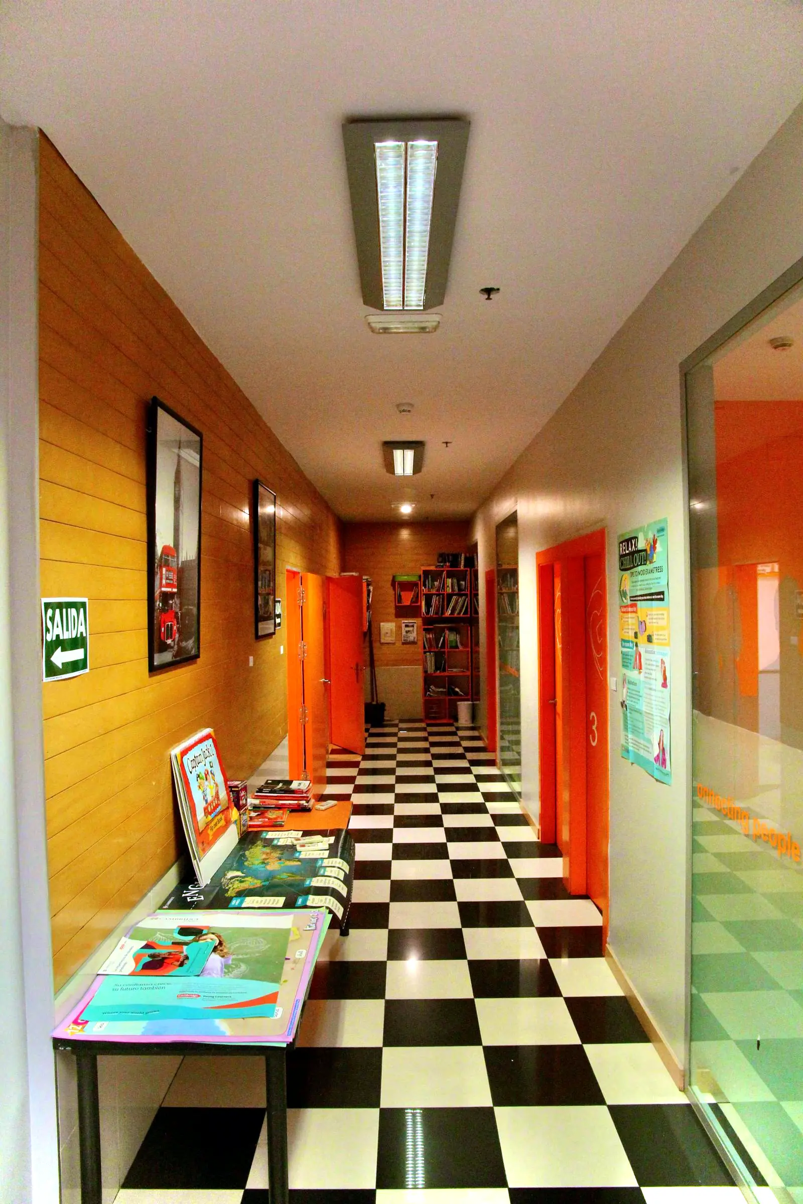 Pasillo de aulas de GoSpeak